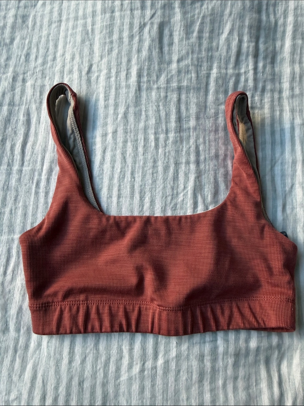 Vuori Ribbed Scoop Sports Bra in Rusty Rose XS